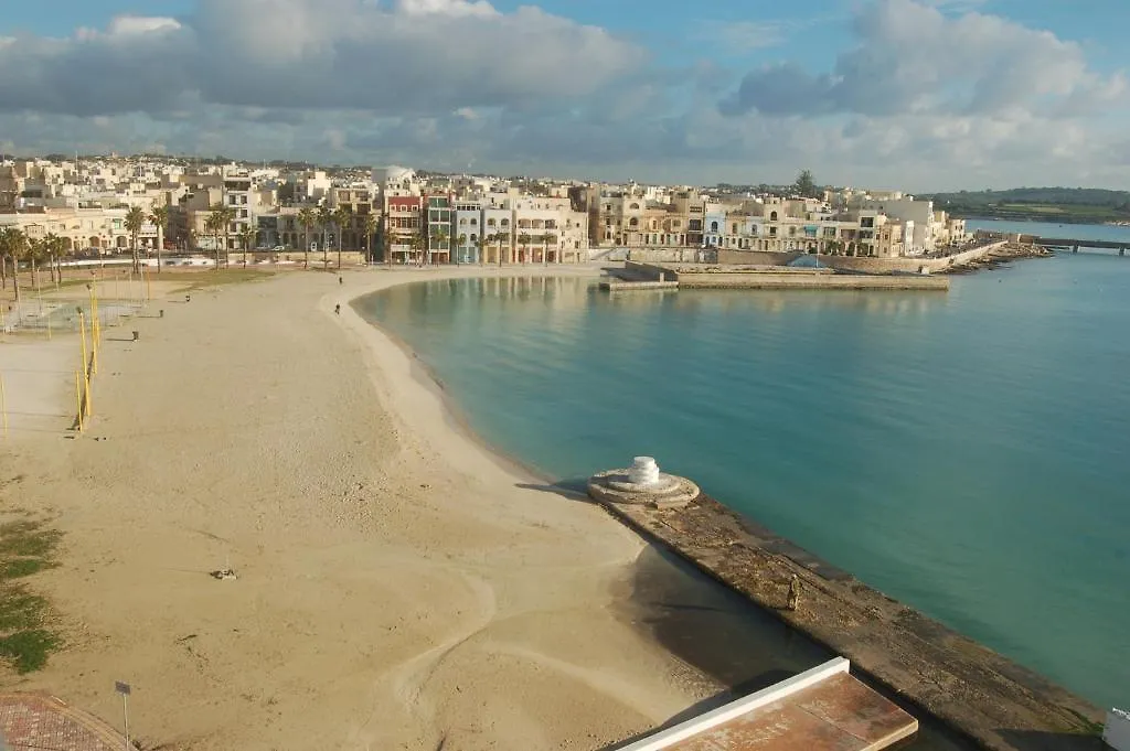 Birżebbuġa Water'S Edge Hotel