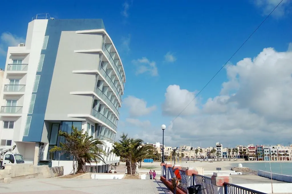 Birżebbuġa Water'S Edge Hotel