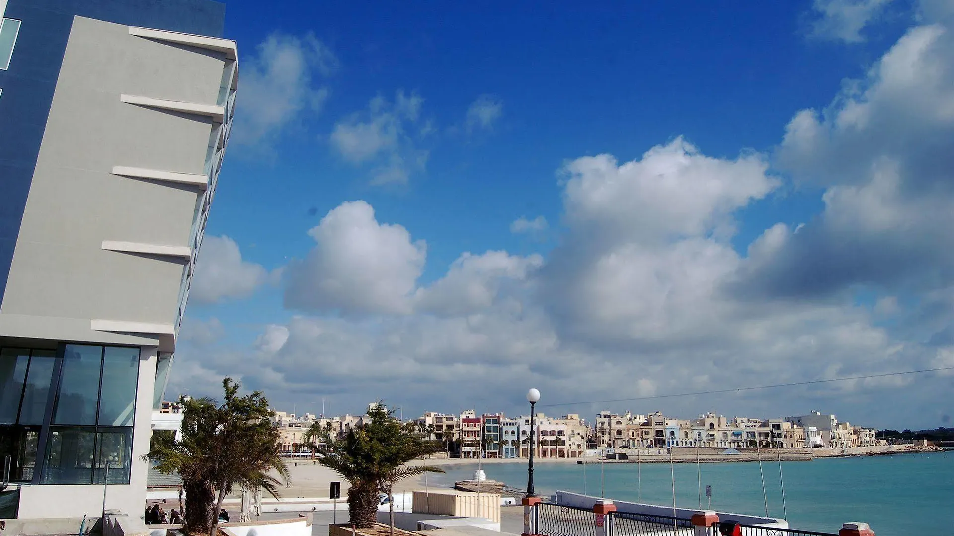 Birżebbuġa Water'S Edge Hotel